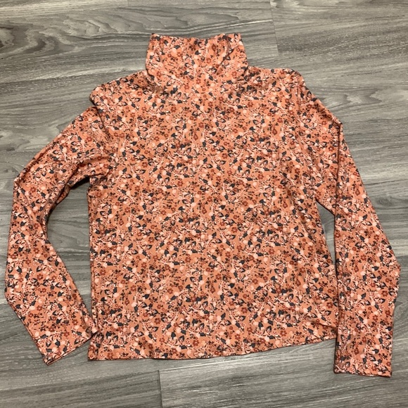 Soft long sleeve flower tee - Picture 1 of 5